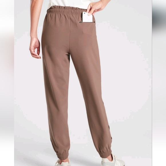 Athleta Metropolis Jogger Size 10 Travel Athleisure Pant - Picture 4 of 16